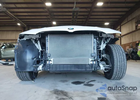 2025 BMW 3 Series 330I xDrive z USA, uszkodzony, nr VIN 3MW89CW07S8F34068